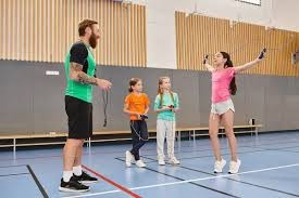 [NBA-湖人] 湖人91-107马刺！东契奇谈詹姆斯承认一事实