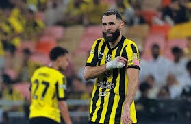 德州扑克高手怎么看局势（德州扑克高手如何解读牌局形势）