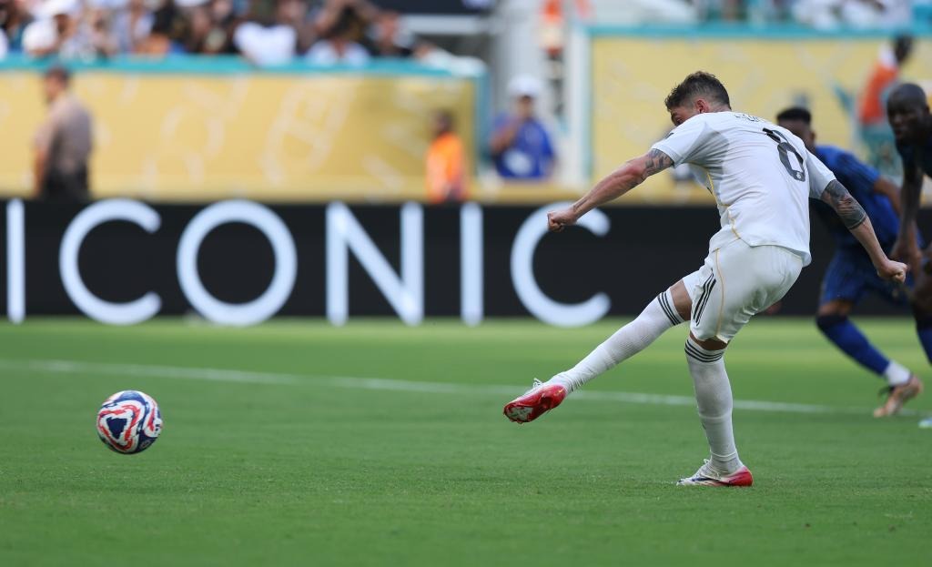 2. 得分后卫（SG）：保罗·乔治（Paul George）